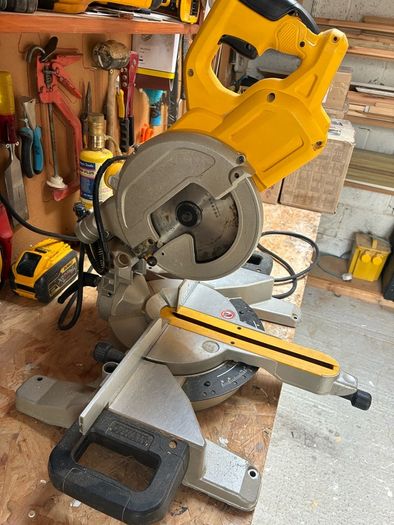 Dewalt Saw