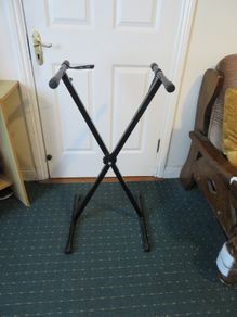 2 folding Piano/keyboard stands