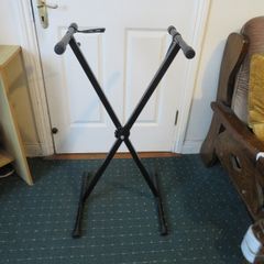 2 folding Piano/keyboard stands