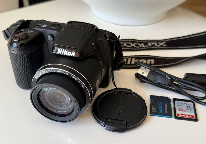 Nikon Coolpix L340 with 2x 32GB Cards & Bag