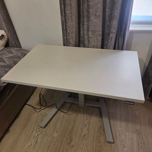 Stand/sit desk
