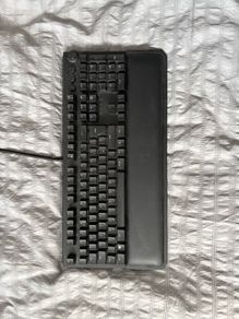 Razor BlackWidow keyboard with cushion