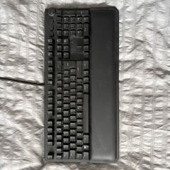 Razor BlackWidow keyboard with cushion