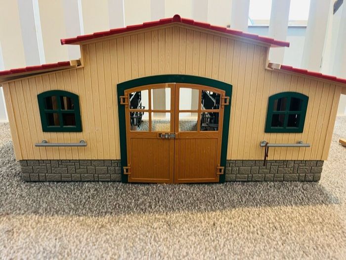 Schleich Stable