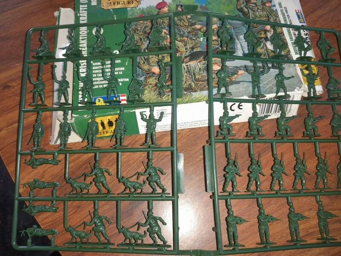 Revell German Crisis Forces 1:72