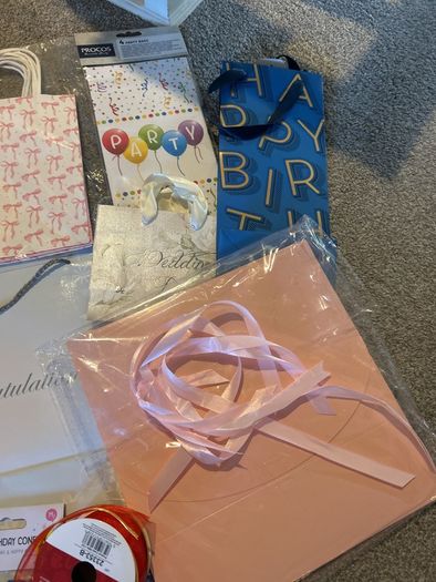 Bags, boxes, tissue, confetti