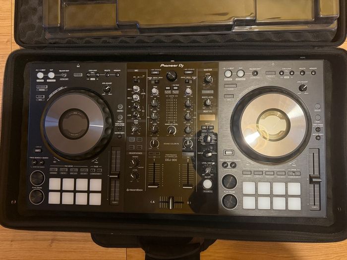 Pioneer DDJ 800 DJ Controller
