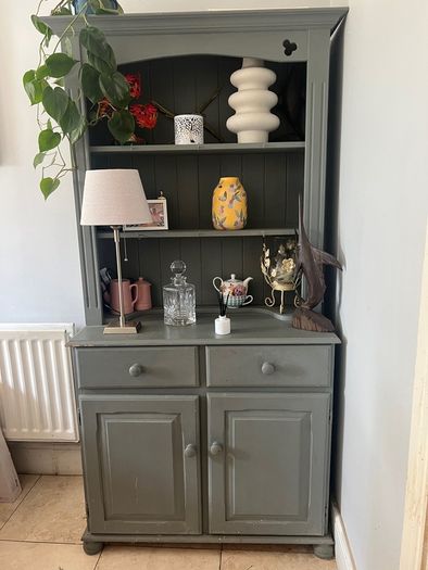 kitchen cabinet