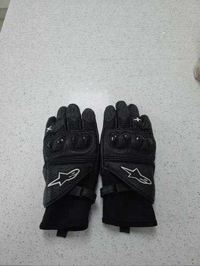 Alpinestars GT-S X gloves.