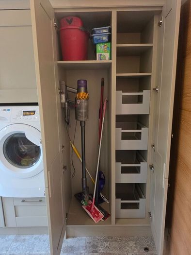 Utility cupboards excellent condition