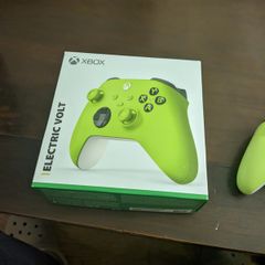 Official Xbox Wireless Controller - Electric Volt Edition (Mint / Tested)