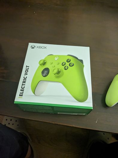 Official Xbox Wireless Controller - Electric Volt Edition (Mint / Tested)