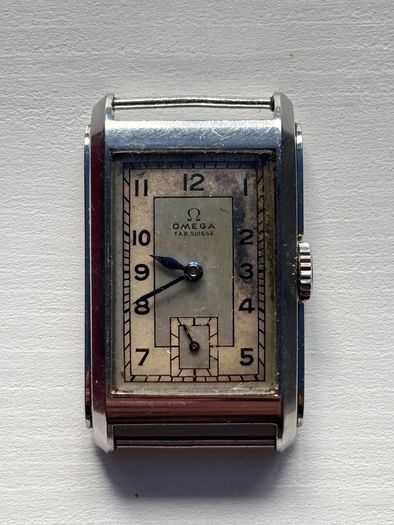 Omega Art Deco Curved Tank (cal.T17) from approximately 1939