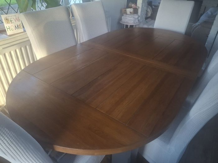 kitchen table and chairs