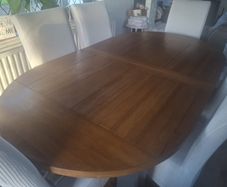 kitchen table and chairs