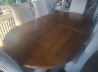 kitchen table and chairs