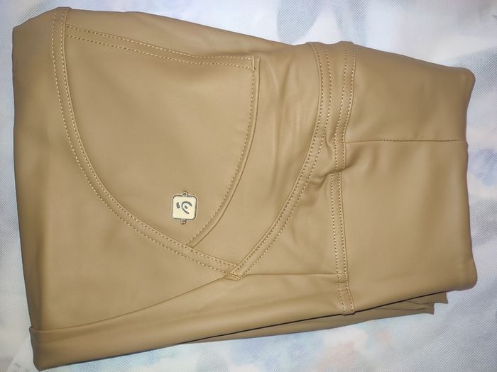 Freddy tan/caramel faux leather