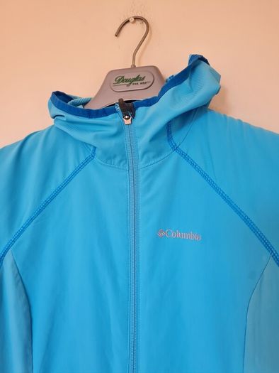 Columbia omni shield hoodie Size small Pit to pit 19" in excellent condition