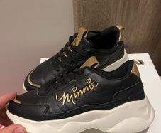 Minnie trainers