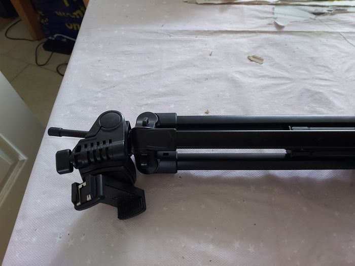 Camera Tripod with multiple extensions for increasing height and in excellent condition