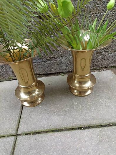 2 X Decorative Vases