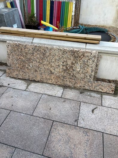 Granite worktop / backsplash