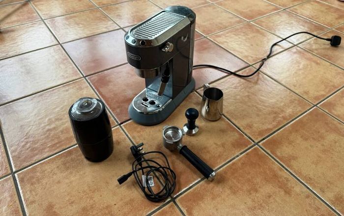 Delonghi Dedica Coffee Machine