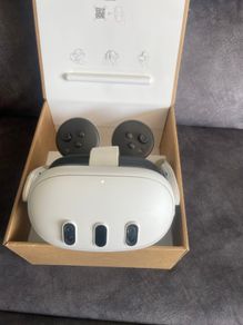 META Quest 3 Virtual Reality Headset - 512 GB + Carrier Case