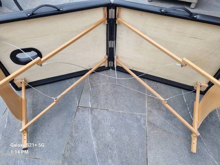 Portable massage /medical table