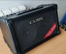 Roland Cube Street