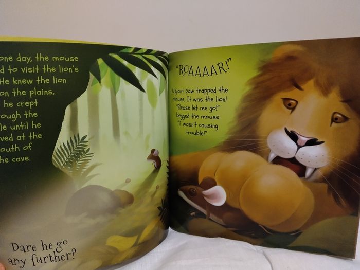 Aesop's Fables the Lion and the Mouse story book