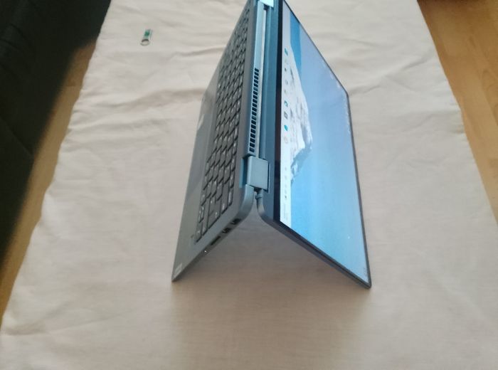 Lenovo ideapad Flex 5i 2 in 1 12th gen i3