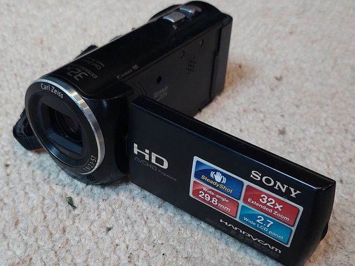 Sony HDR-CX220 Camcorder Video Camera