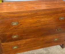 Mahogany chest of drawers