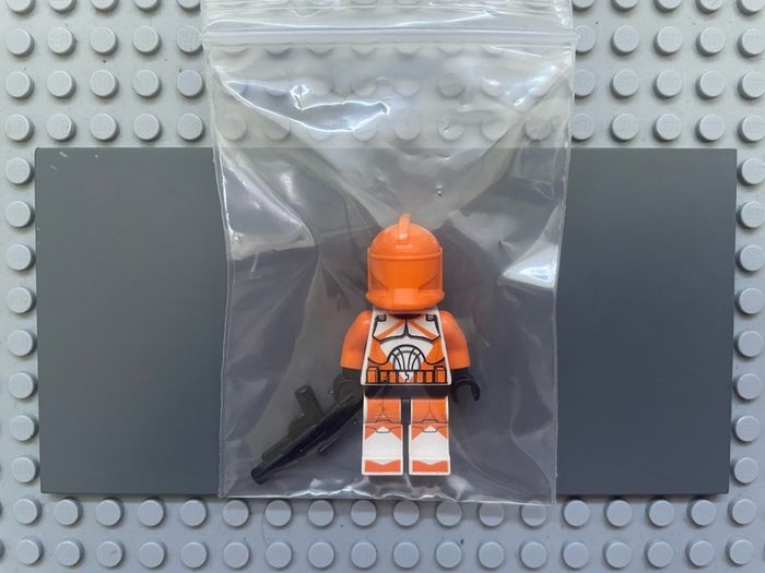 MISPRINT Lego Star Wars sw0299 Clone Bomb Squad Trooper (Phase 1) minifigure- Large Eyes Bomb Squad Helmet Unprinted Error VERY RARE