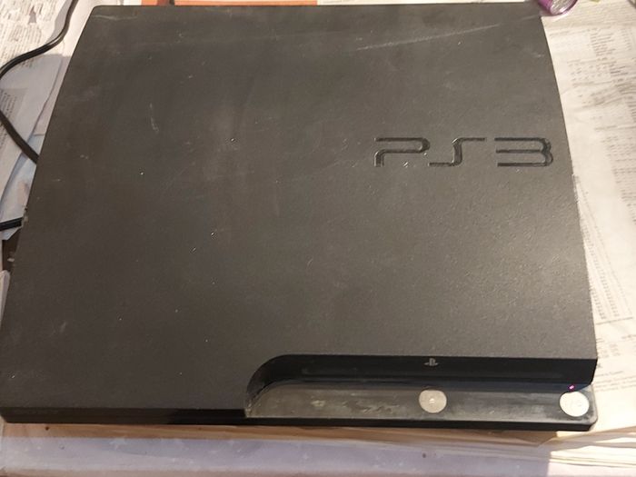 SONY Playstation 3, Model CECH-2003B, Comes with Power Cable only, Powers on and off, excellent cosmetic condition