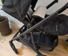 UPPAbaby Vista V2 Jake (Black), 2022, with Bassinet, Toddler Seat and Extras, Dublin