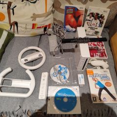 Nintendo Wii with Mario kart, Sports, Steering wheels and HDMI adapter