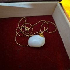 Vintage Shell Pendant and Necklace