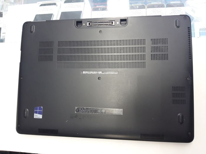 Dell Latitude E7250 12.5" Laptop  i7 , 5th Gen, 8GB RAM, 512GB SSD, Windows 10 Pro +office 2007 webcam +graphics 520 + touch screen