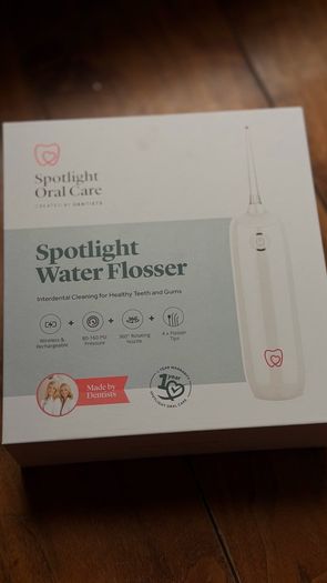 Water flosser Spotlight
