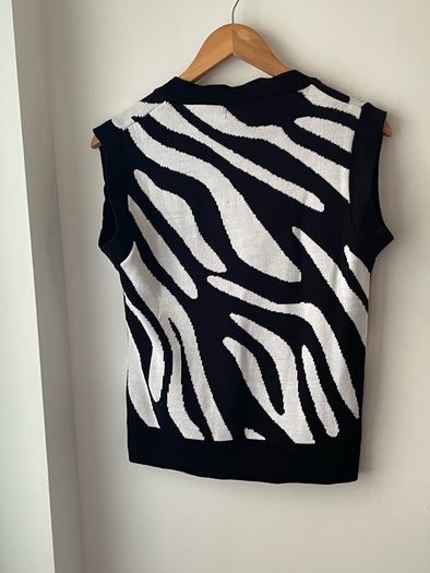 Boohoo Zebra Print knitted tank top size small