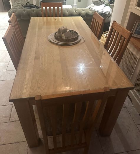 Solid Oak Table And 6 Chairs.