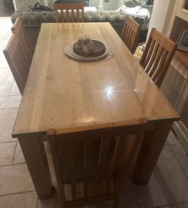 Solid Oak Table And 6 Chairs.