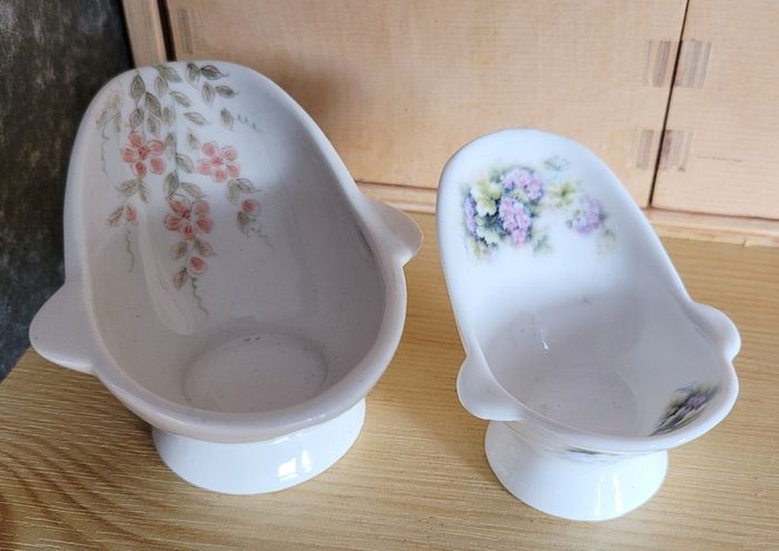 Dolls house bathroom / bedroom accessories