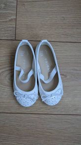 White toddler shoes