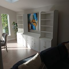 sitting room wall unit in very good condition ,comes in 3 pieces ,a its a real bargin  ,price dropped to sell today