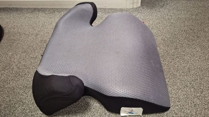 2x booster seats