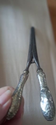 metal tongs
