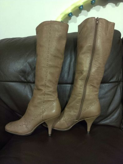 Aerosoles Signature Boots, size EU-38, UK-5, brand new.